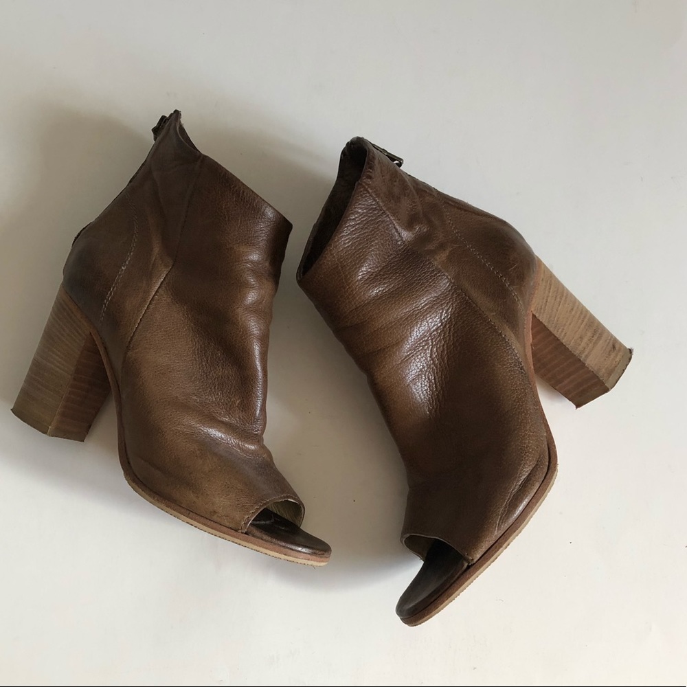 Stylish women’s open toe leather booties